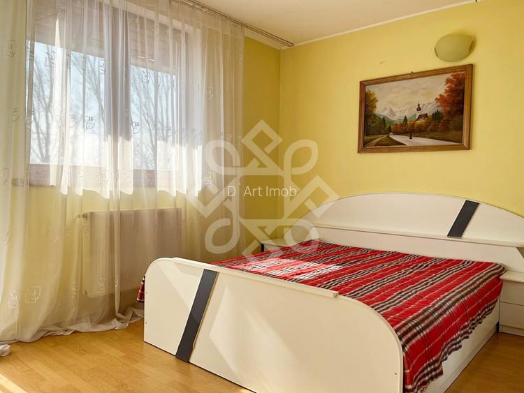 Vila de vanzare pe Malul Crisului, strada Facliei Oradea - 12