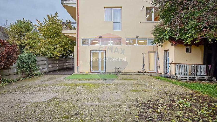 CENTRAL - Vila  DE INCHIRIAT  - pretabila diverse businessuri - 34