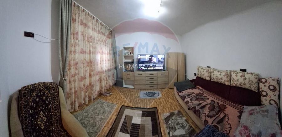 Casă spațioasă de vânzare în zona metropolitană, Fughiu - 3