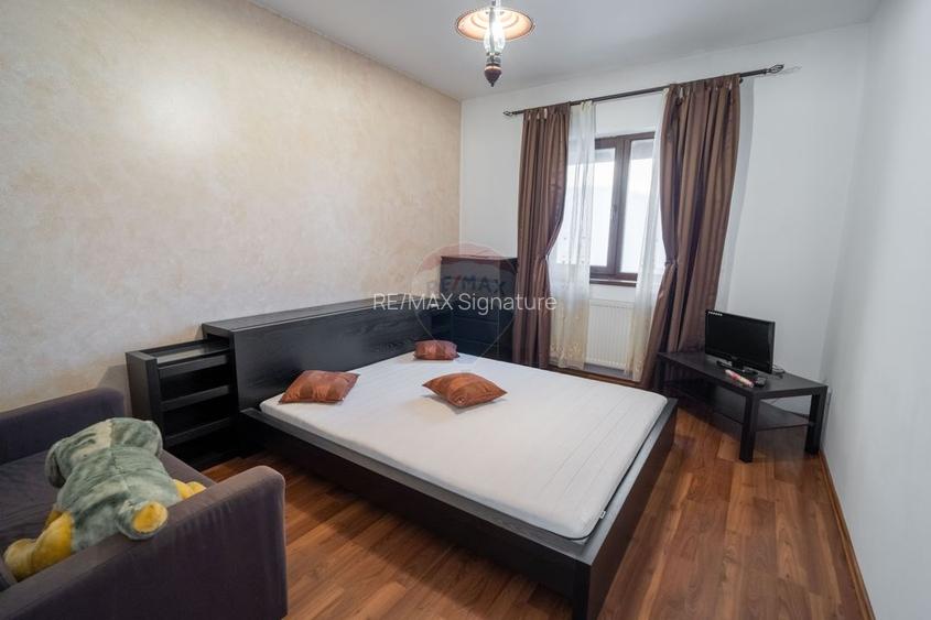 De vanzare casă  5 camere - 18