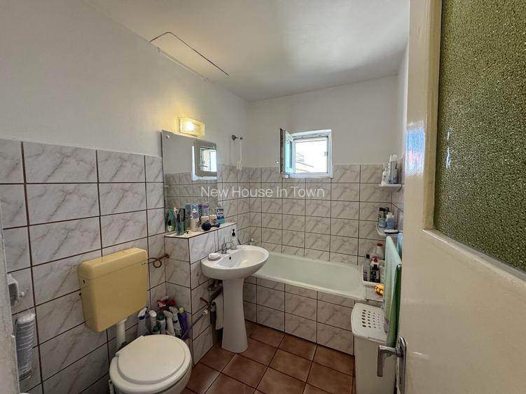 Apartament decomandat cu 3 camere in Florilor, strada Crinului - 20