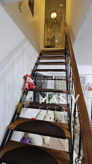 De vânzare, casă cu 5 camere, complet renovată, curte și priveliște superbă. - 8