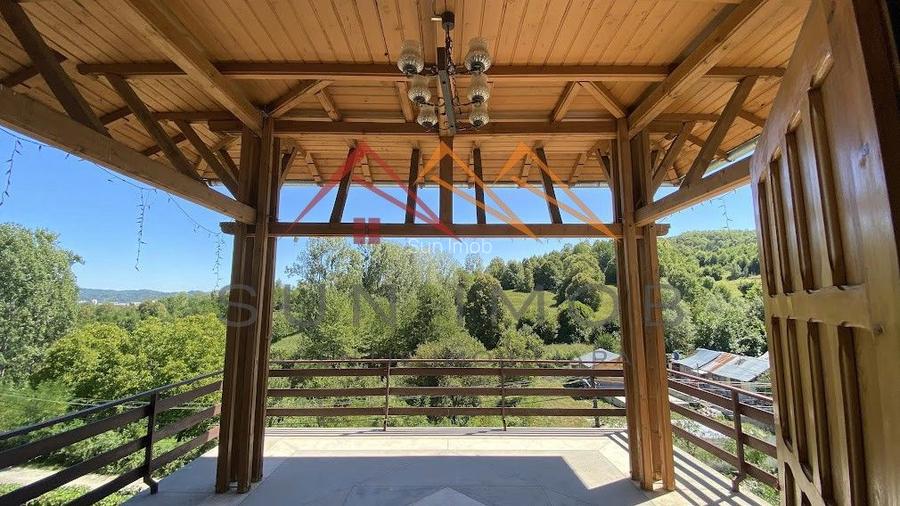 Vila de vanzare, teren 3100 mp, 7 camere, 6 grupuri sanitare, 3 CT, an 1997 - 40