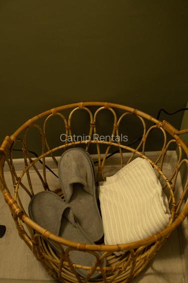 First Rental | Cozy Studio in the City Center | Fully Furnished & Equipped - 4