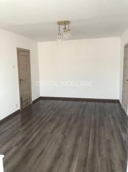 Vanzare Apartament 2 Camere Renovat Modern Vitan/Olimpia/Auchan Cu Etaj Tehnic - 4