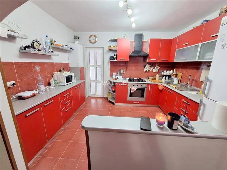 Casa moderna P+1 in Magura,  teren 421 mp, la 10-12 min de Bacau - 38