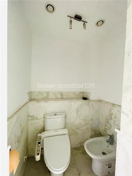 VANZARE VILA 8 CAMERE 652 mp teren zona Sisesti Sector 1 - 31