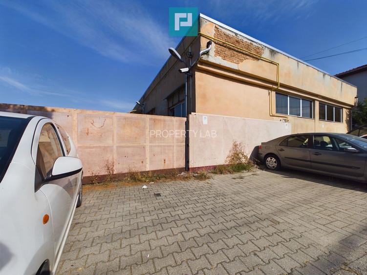 Spațiu industrial cu platformă betonată și teren - 9