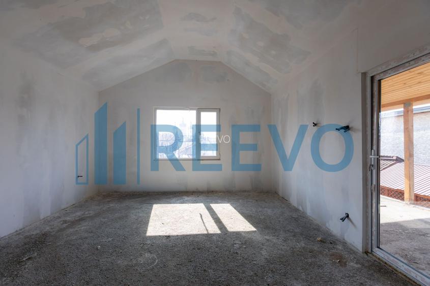 Clădire și teren de investiție, central Roman - 90