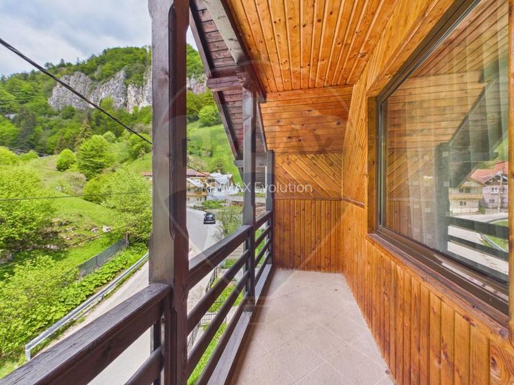 Pensiune/casa montană 9 camere în Dâmbovicioara, comision 0% - 35