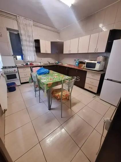 Casă cu teren – ideală pentru spații comerciale / birouri – Sector 4 - 2