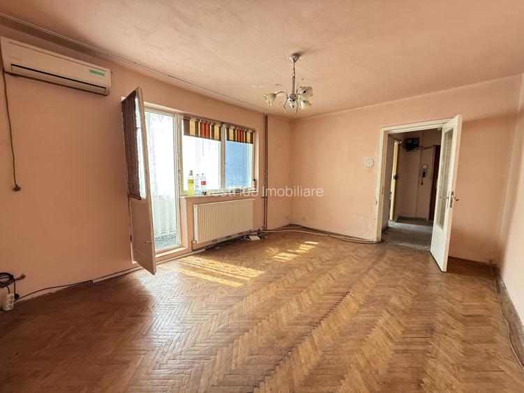 Apartament 2 camere, 52 mp utili, etaj 1, cu boxa la subsol - zona Cetatii - 2