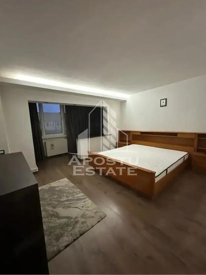 Apartament modern de închiriat