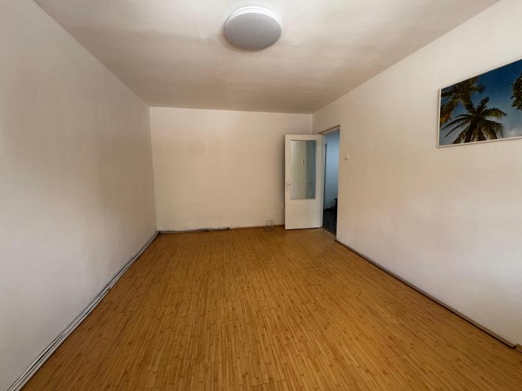 Apartament cu 3 camere Metalurgie