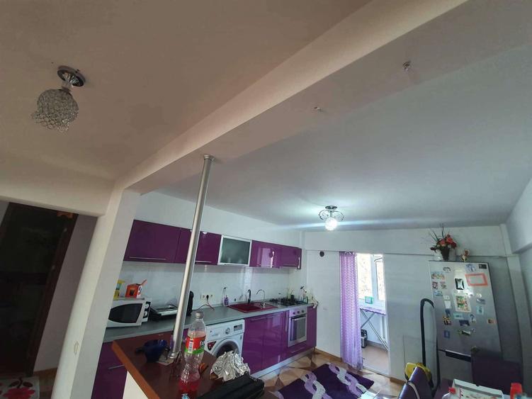 Apartament 4 camere renovat Piata Mare