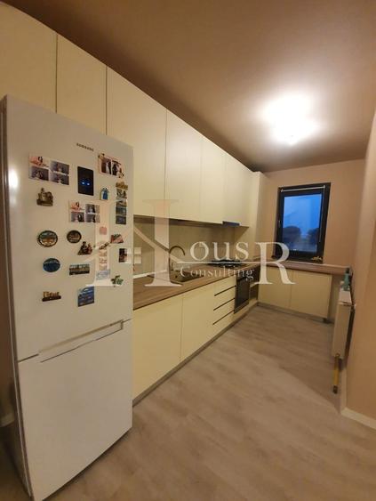 SPATIOS, 53 MP UTILI. LANGA BENZINARIA ESO. SPATIU DE DEPOZITARE IN POD.