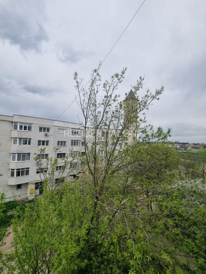 Podul cu Lanțuri- Zona Nord- 2 camere decomandate- etaj intermediar - 2