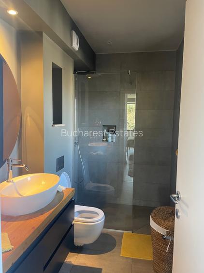 Oxford Gardens beautiful 5 bedrooms semi-furnished villa - 35