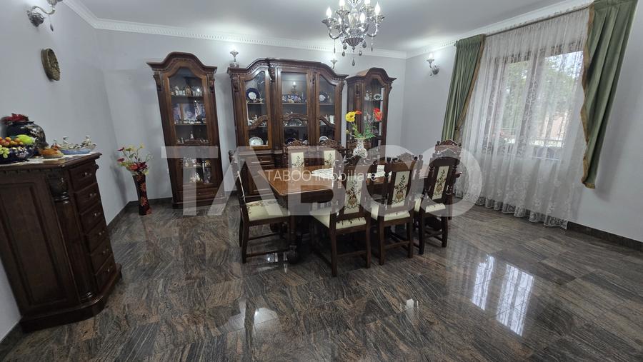 Casa individuala de vanzare 10 camere 691mp teren si garaj zona Lupeni - 5