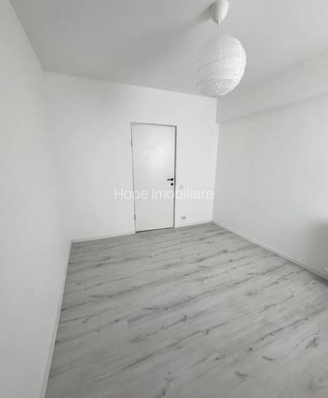 Titan - Piata Minis - 3 camere , renovat complet - 2