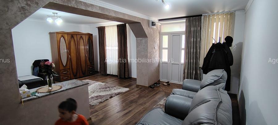 Casa cu etaj zona Liceului Pedagogic - 2