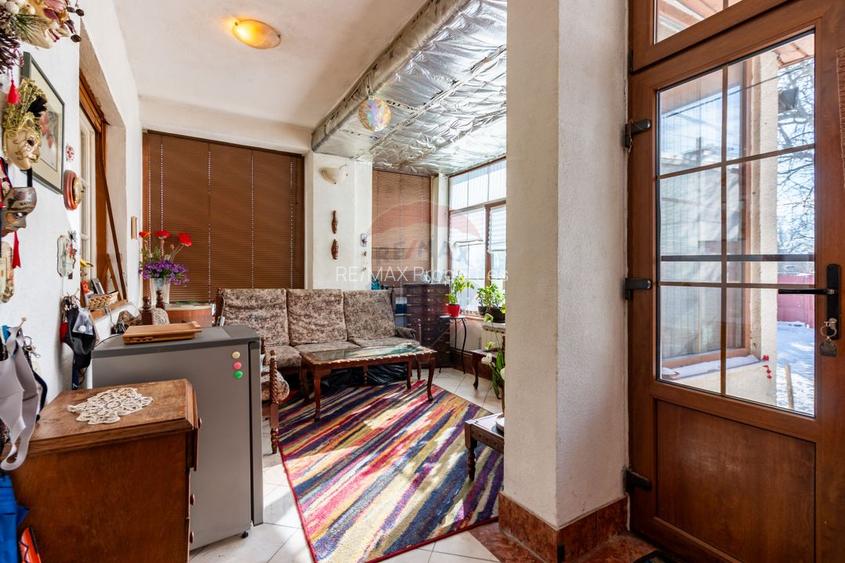 Casă / Vilă cu 4 camere de vânzare în zona Giulesti Sarbi - 3