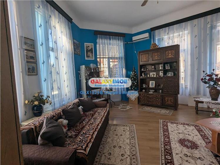 Armeneasca etaj vila 5 camere ,suprafata 200 mp, loc parcare - 24