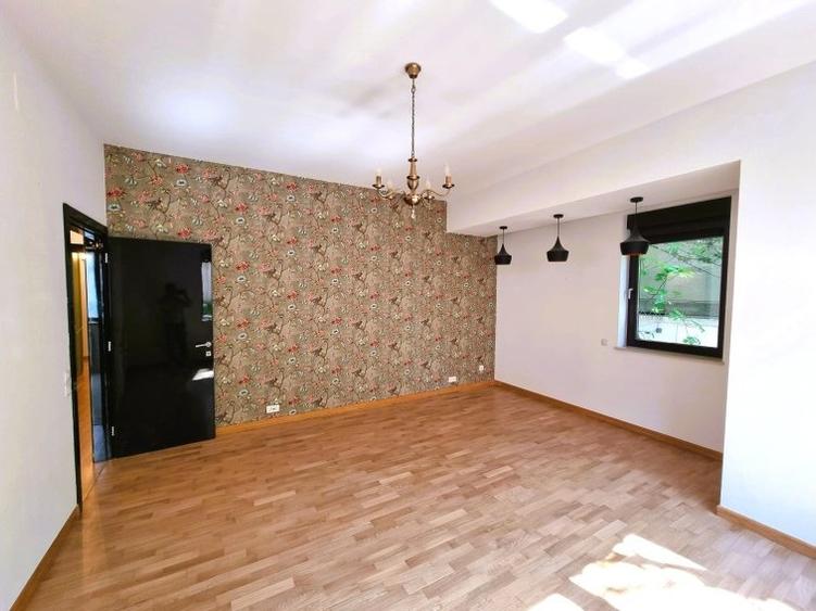 Apartament 4 camere cu tereasa de 160 mp