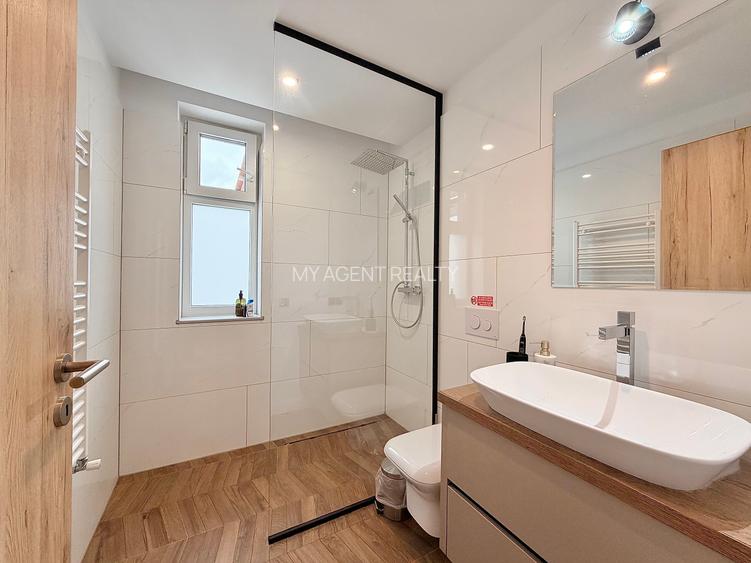 PENTHOUSE KASPER CORESI 4 CAMERE TERASA PANORAMICA TERMEN SCURT