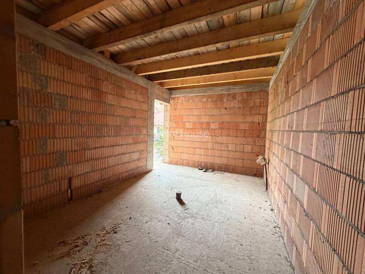 Casă de vânzare 260 mp utili + 1052 mp teren in centrul orasului Covasna - 23