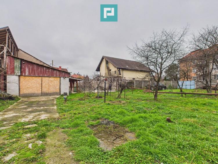 Două case, curte mare, lângă Castelul Corvinilor - 44