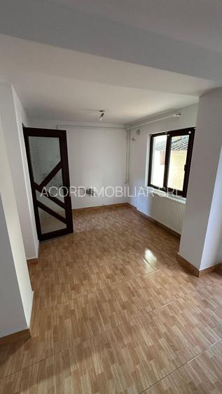 Casă de închiriat în zona Faleza Nord - 27