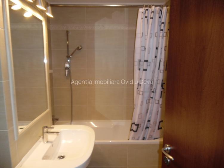 Inchiriez apartament 2 camere decomandat in Deva, zona Casa de Pensii, renovat - 9