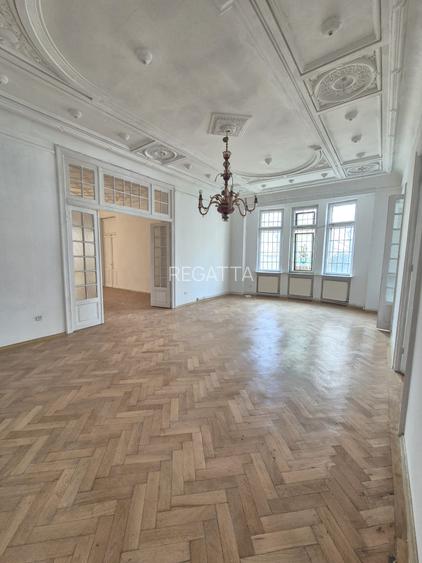 Lascar  Catargiu - Piata Victoriei - 11