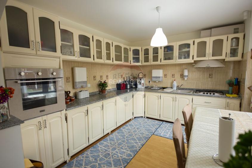 Casa spatioasa de vanzare - 59