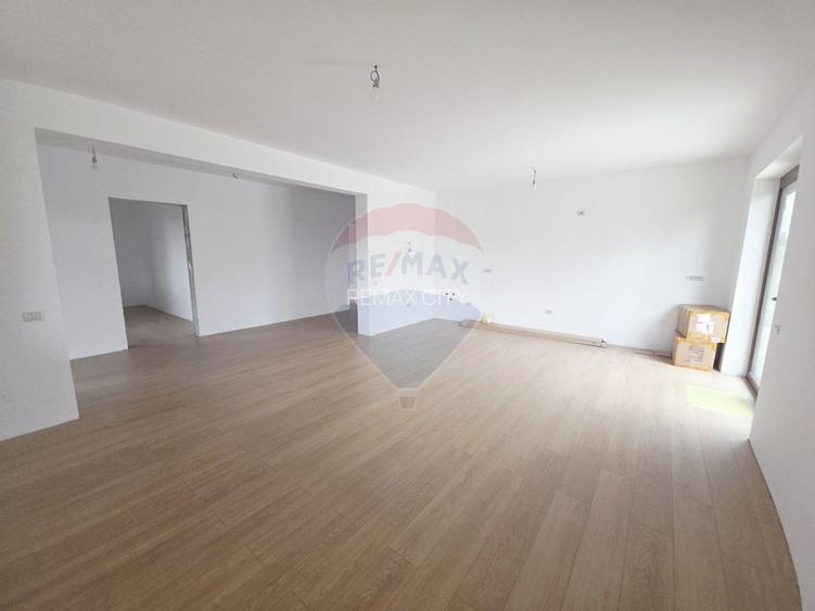 Casă cu livadă și teren generos – Girov - 4