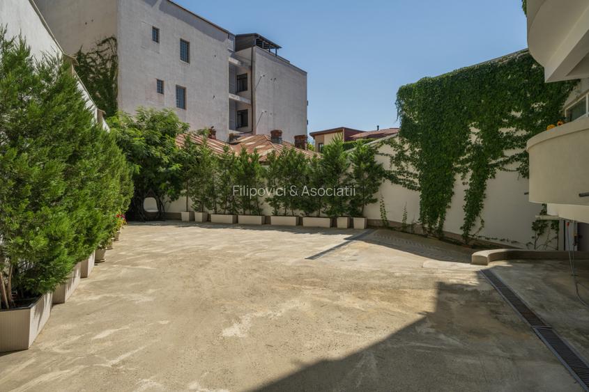 CAROL - EPISCOP CHESARIE, APARTAMENT 250 MP TOTAL, CURTE 250 MP! - 19