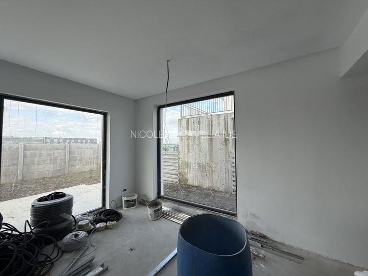 CASA| VILA INDIVIDUALA | LUX| COM 0% | 5 CAM| PROPRIETAR| NOU ! CURTE - 42