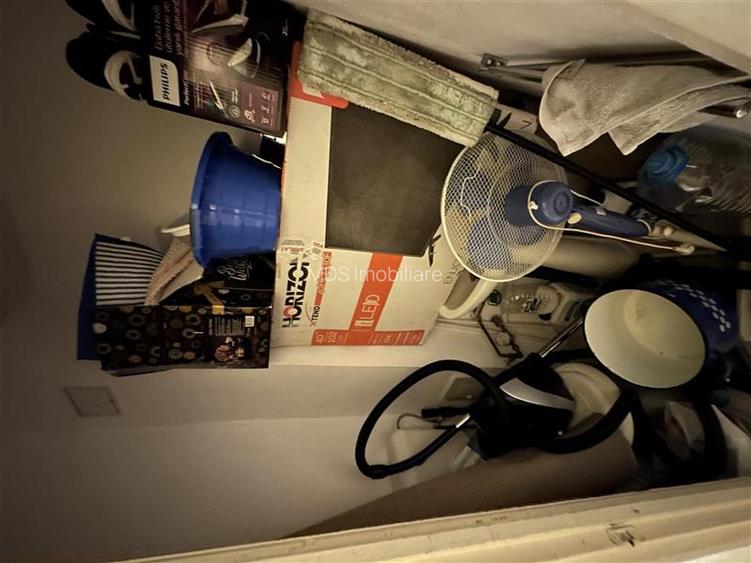 Decomandat etaj intermediar - 7