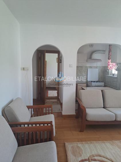 Apartament 4 camere semidecomandat, 1 baie, Piata Darmanesti - 3