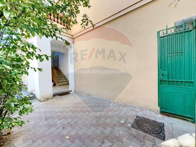 Casă / Vilă cu 6 camere de vânzare în zona Elisabetin - 2