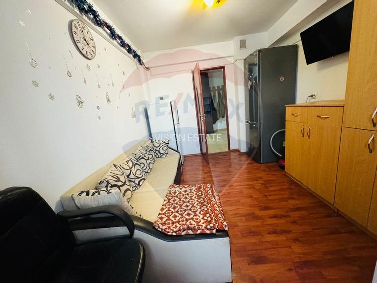 Apartament cu 3 camere de vânzare în zona Craiovita Noua - 13