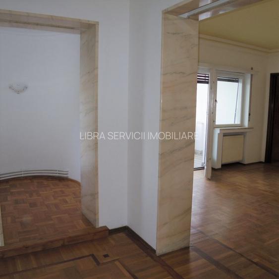 Universitate, Intercontinental, Blocul Roșu - 7