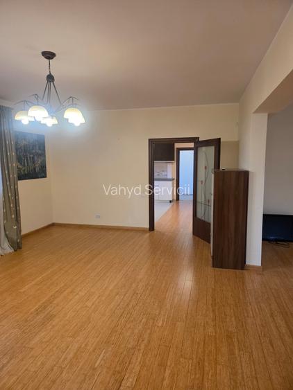 Polona, b dul Dacia - 20