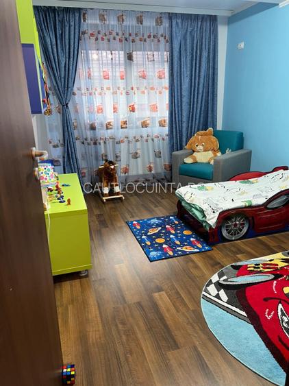 Casa cu 3 dormitoare + Living + Mansarda amenajata - 15 min Metrou - 6