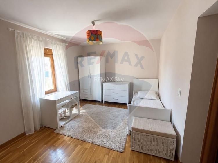 Casă modernă de vânzare în Partoș - 9