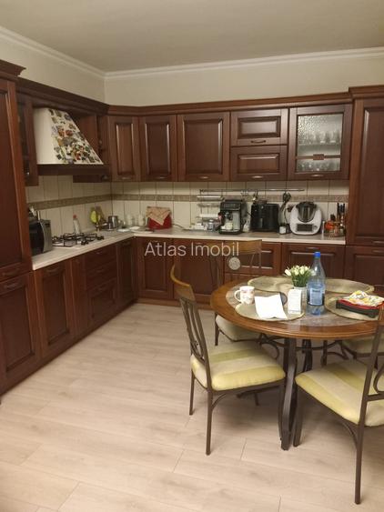 VILA  DE  LUX  SITUATA  INTR-O ZONA REZIDENTIALA  CU 1050 mp,TEREN - 5