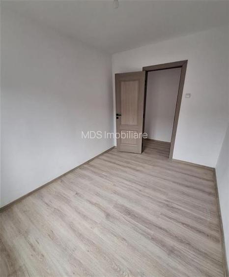 4 camere etaj 3 langa Mall - 2