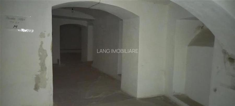 Spatiu Comercial Ultracentral la demisol cu parcare proprie - 3