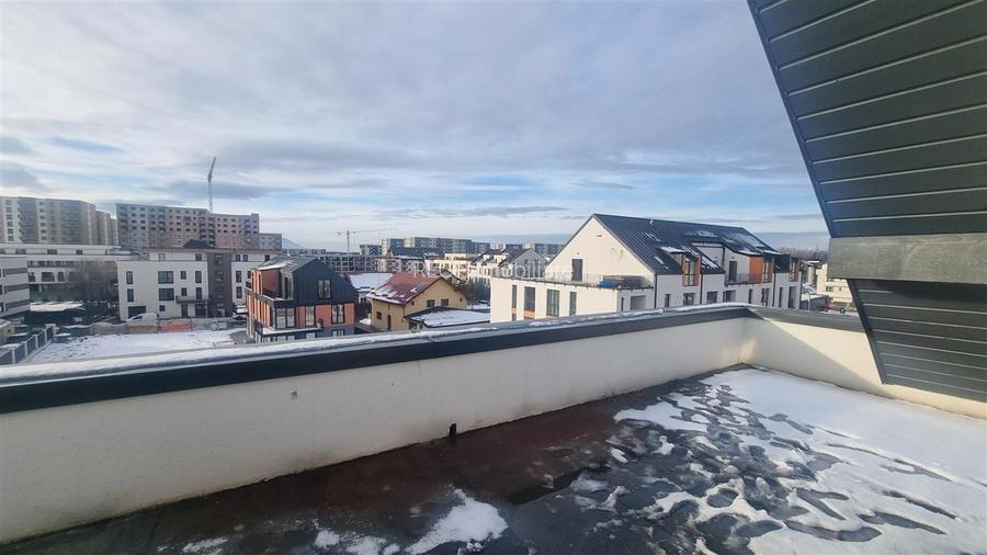 Penthouse de 3 camere zona Tractorul - 2